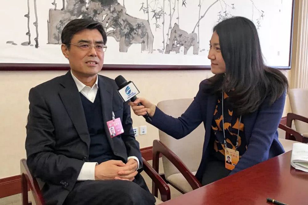 當(dāng)好能源轉(zhuǎn)型與清潔發(fā)展排頭兵——訪全國(guó)政協(xié)委員，中國(guó)華能集團(tuán)有限公司董事長(zhǎng)、黨組書記舒印彪