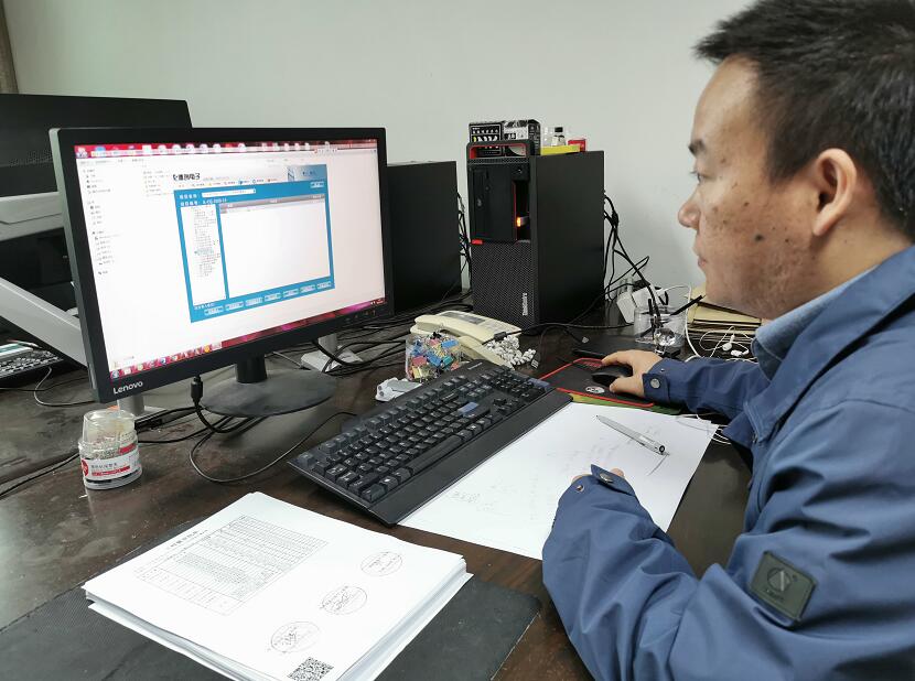 “穿搭”二維碼，浙江慈溪市供電公司工程檔案數(shù)字化，讓資料“動”起來