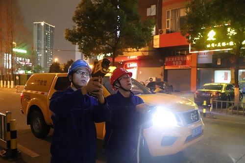 國網(wǎng)寧波市鄞州區(qū)供電：夜間特巡測溫線路，保障安全可靠供電