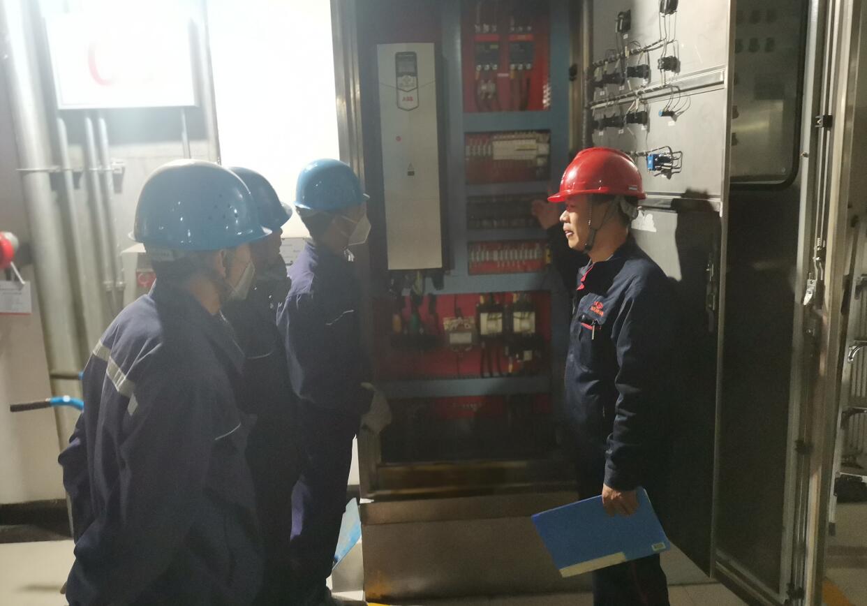 就地過(guò)年心中暖，春節(jié)在崗你最美