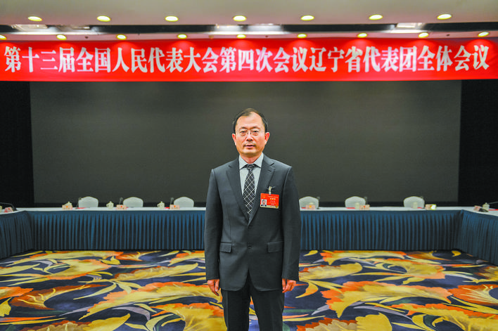 國人大代表 國網(wǎng)遼寧省電力有限公司董事長、黨委書記石玉東:加強能源互濟 促進能源互聯(lián)網(wǎng)發(fā)展