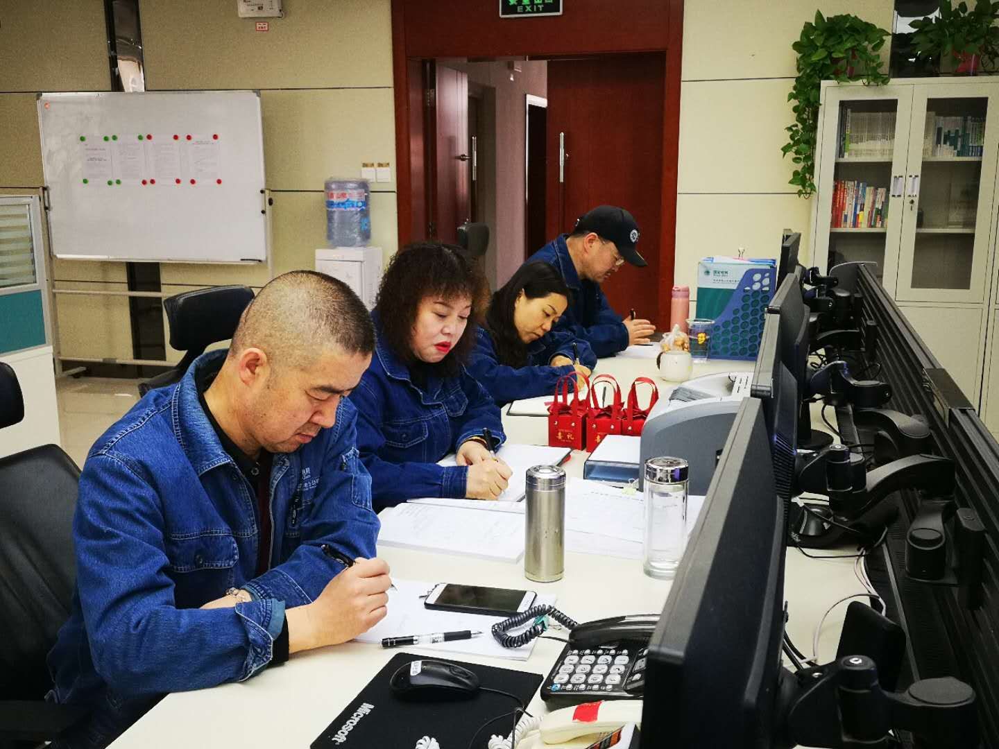 國(guó)網(wǎng)平?jīng)龉╇姽竟╇姺?wù)指揮中心：提升配網(wǎng)調(diào)度管理，保障春檢安全進(jìn)行