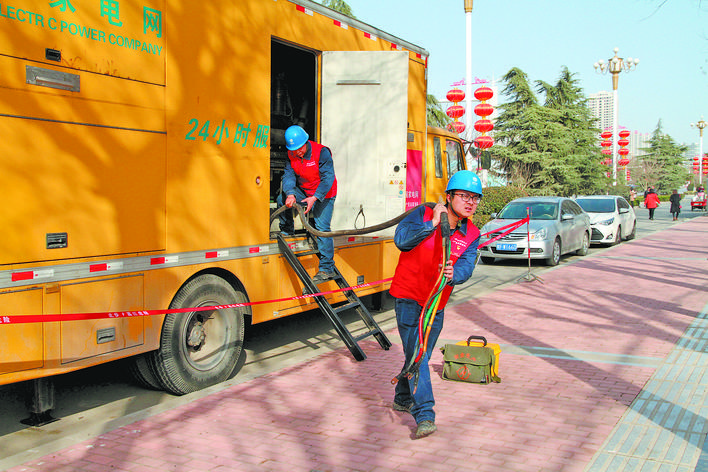 劉進(jìn):應(yīng)急搶修 沖鋒在前