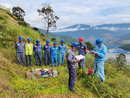 鳳慶供電局大寺供電所開展10千伏配網隱患消缺