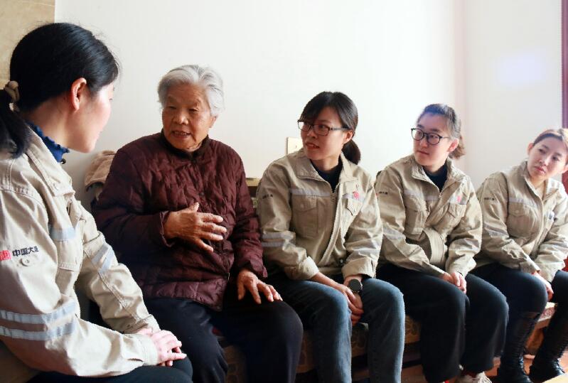 別樣婦女節(jié)，溫暖老人心
