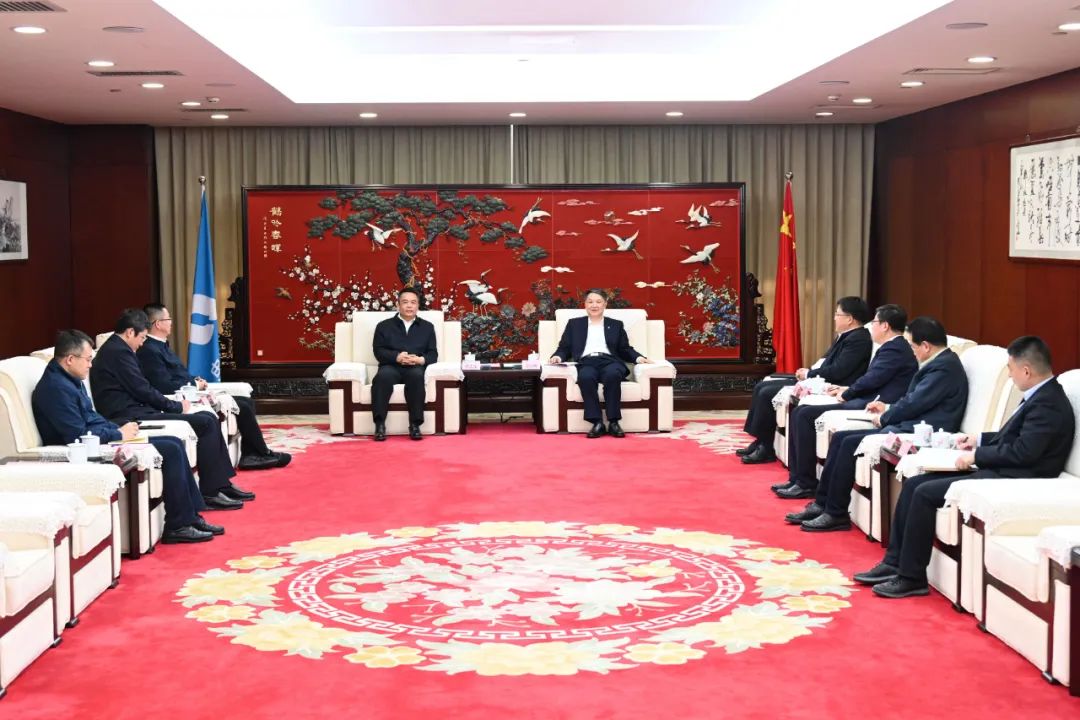溫樞剛會(huì)見哈電集團(tuán)董事長(zhǎng)、黨委書記曹志安