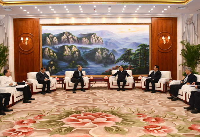 國(guó)家電投董事長(zhǎng)、黨組書(shū)記錢智民拜會(huì)寧夏回族自治區(qū)主要領(lǐng)導(dǎo)