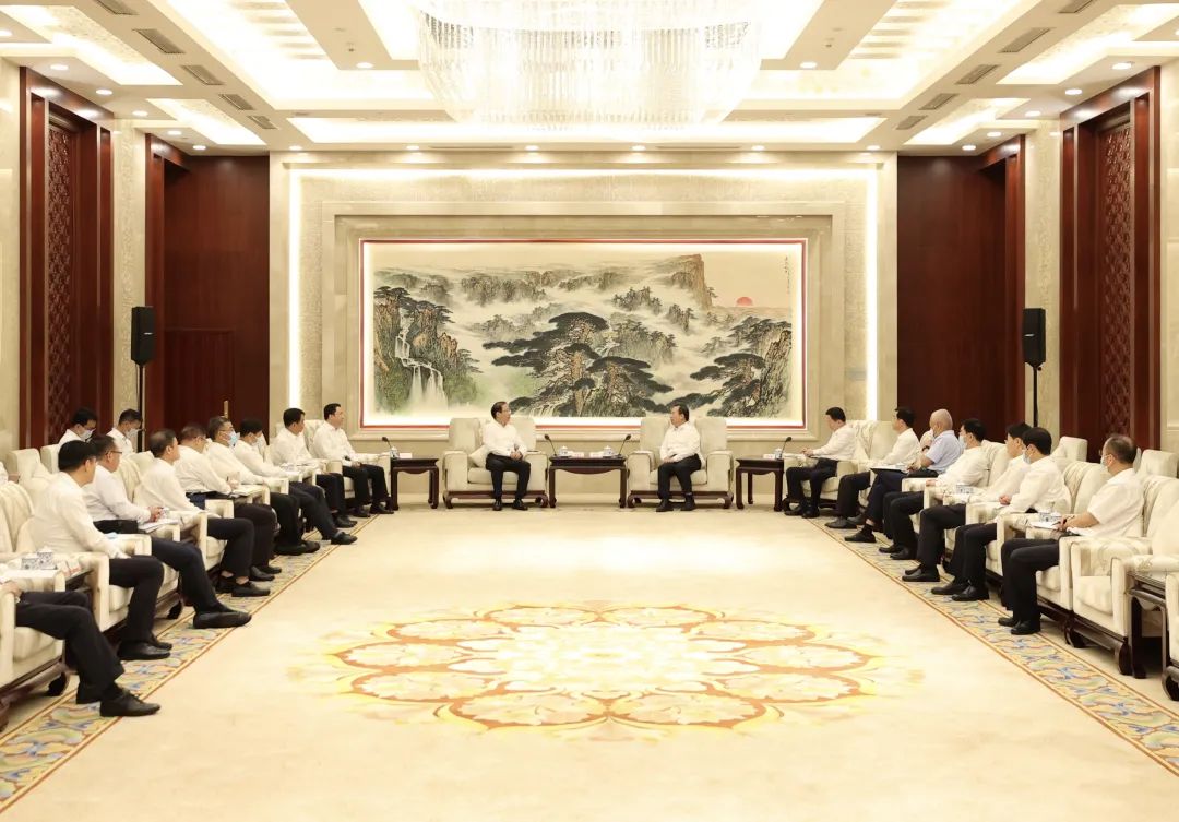 辛保安與山東省委書記李干杰、省長(zhǎng)周乃翔會(huì)談