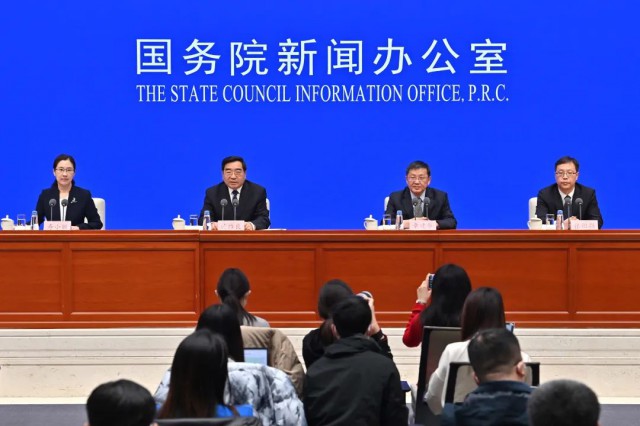 國家發(fā)改委：健全多能互補(bǔ)綜合應(yīng)急調(diào)度機(jī)制，推動(dòng)風(fēng)、光發(fā)電多發(fā)滿發(fā)