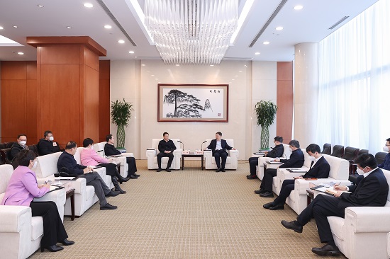 溫樞剛鄧建玲會見鄂爾多斯市委書記李理、市長杜匯良