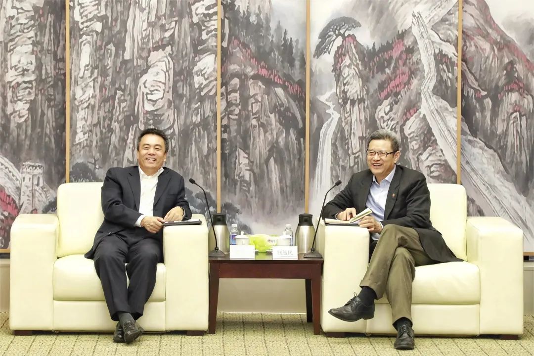 國(guó)家電投黨組書記、董事長(zhǎng)錢智民會(huì)見哈電集團(tuán)黨委書記、董事長(zhǎng)曹志安