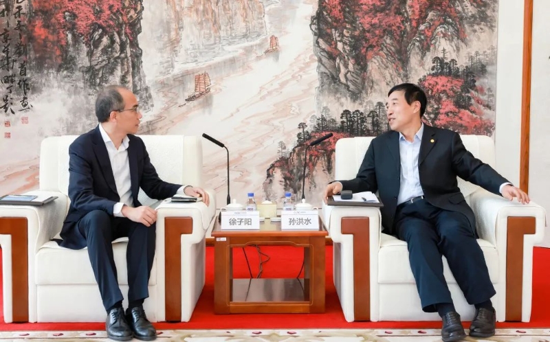 中國(guó)能建黨委副書記、總經(jīng)理孫洪水與中興通訊總裁徐子陽(yáng)會(huì)談