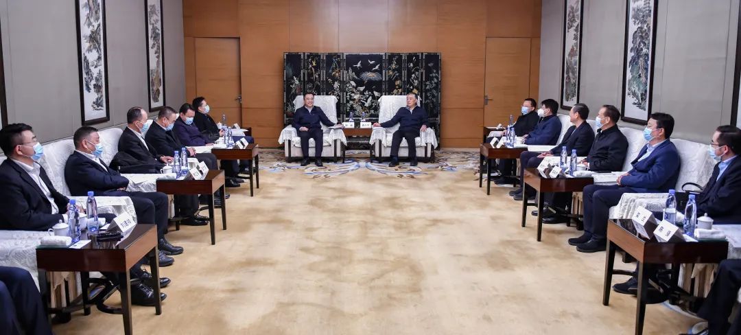大唐集團(tuán)黨組書記、董事長鄒磊與陜投集團(tuán)董事長袁小寧、總經(jīng)理趙軍會談