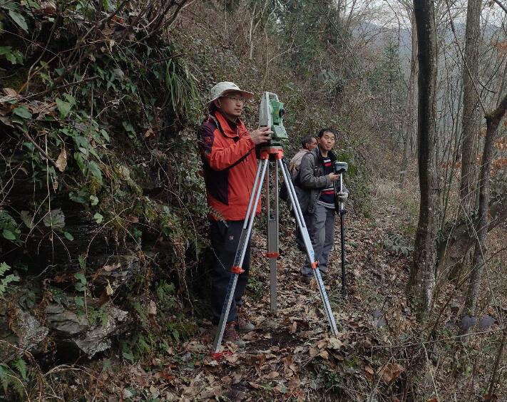 極限攀登的“背包客”——中國(guó)能建江蘇院寧夏-湖南特高壓±800千伏直流線(xiàn)路工程終勘紀(jì)實(shí)