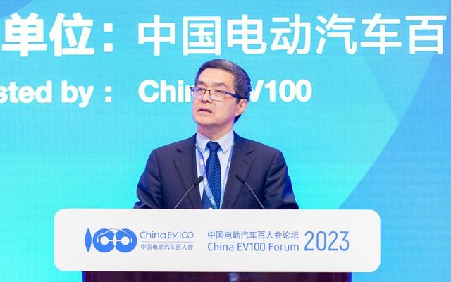 歐陽(yáng)明高：2023年是新能源汽車(chē)革命與汽車(chē)行業(yè)深