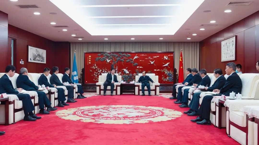 華電集團(tuán)董事長江毅會(huì)見海博思創(chuàng)董事長、總經(jīng)理張劍輝
