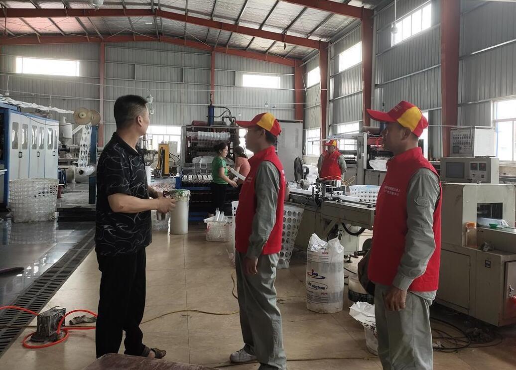 國網(wǎng)石首市供電公司“電”亮綠色經(jīng)濟，為企業(yè)降成本“支招”