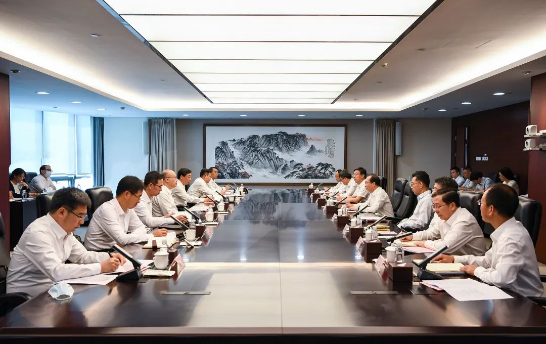 華電集團(tuán)黨組書記、董事長(zhǎng)江毅與河北省委副書記、省長(zhǎng)王正譜舉行會(huì)談