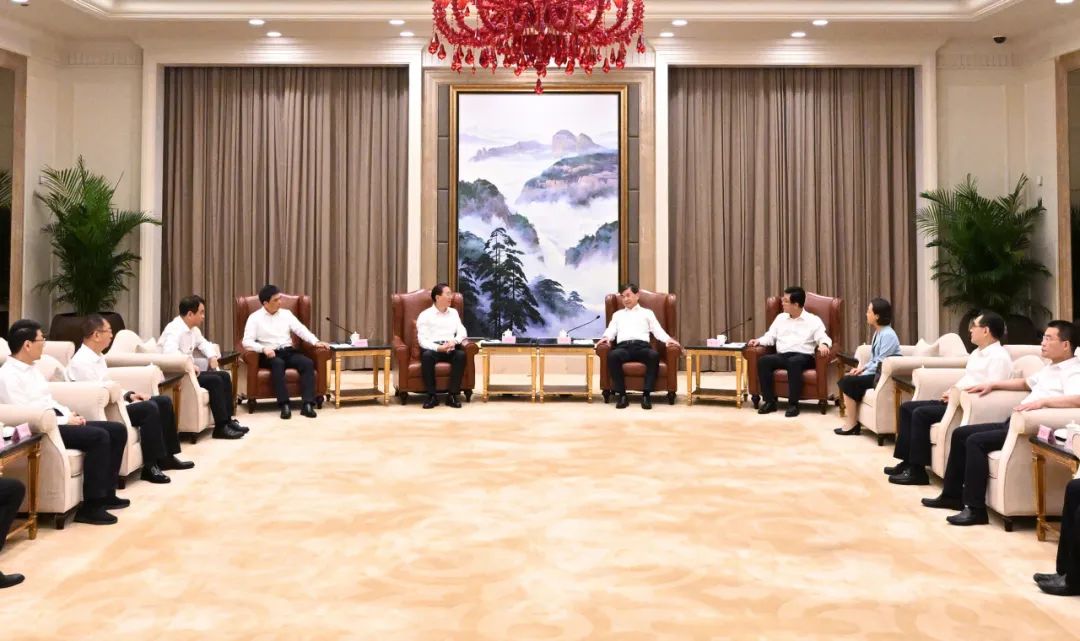 國家電網公司董事長、黨組書辛保安與福建省委書記周祖翼、省長趙龍會談