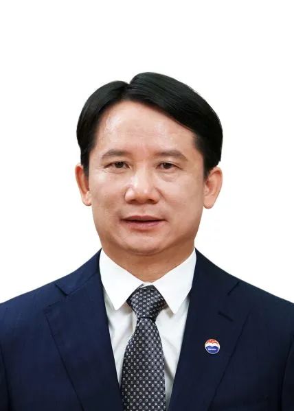 曾任貴州省能源局黨組書記、局長(zhǎng) 丁雄軍當(dāng)選中國(guó)貴州茅臺(tái)酒廠(集團(tuán))黨委書記