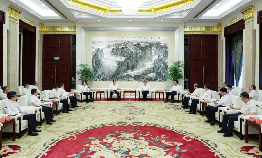 中國電建黨委書記、董事長丁焰章拜會貴州省委書記徐麟、省長李炳軍