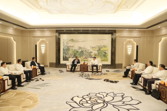 中國電建黨委副書記、總經(jīng)理王斌與江蘇省委常委、蘇州市委書記曹路寶舉行會談