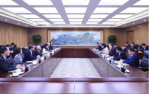 國家電網(wǎng)與香港中電集團(tuán)推動(dòng)清潔能源開發(fā)利用、促進(jìn)新能源發(fā)展等方面深化合作