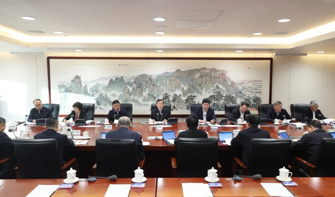國家電網(wǎng)公司領(lǐng)導(dǎo)班子和專職助理、總師、副總師2024年調(diào)研座談會召開