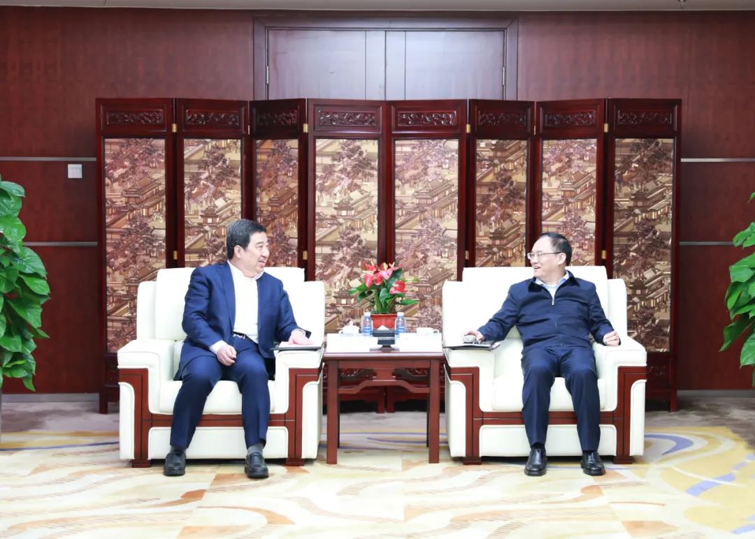 中國(guó)電氣裝備白忠泉董事長(zhǎng)、周群總經(jīng)理拜訪中鋁集團(tuán)董事長(zhǎng)段向東、總經(jīng)理王石磊