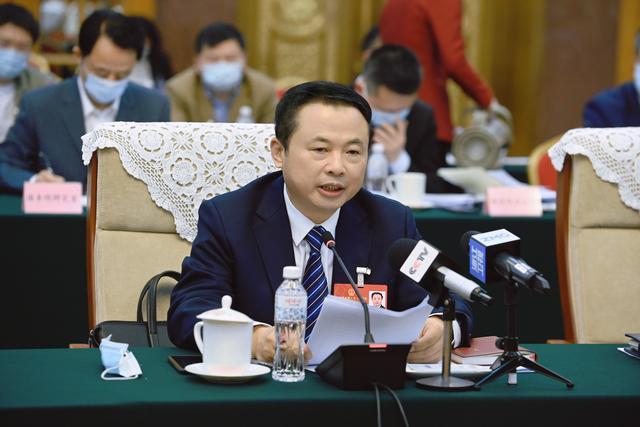 【兩會(huì)好聲音】全國(guó)人大代表、天能控股董事長(zhǎng)張?zhí)烊危和苿?dòng)《可再生能源法》修訂，保障國(guó)家能源安全