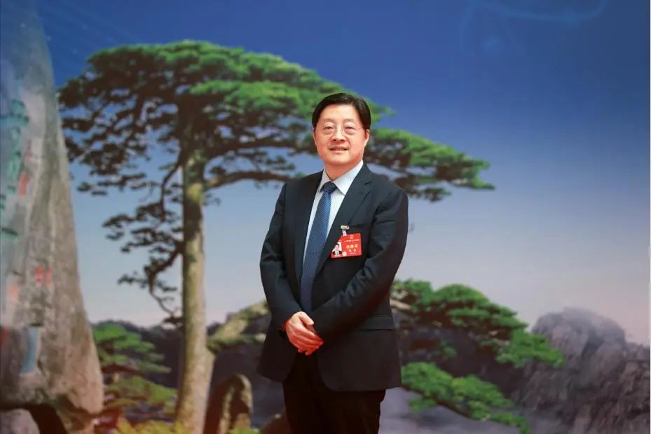 【兩會好聲音】全國人大代表、國網(wǎng)安徽電力董事長楊勇：為推動可再生能源高質(zhì)量發(fā)展提供法治保障