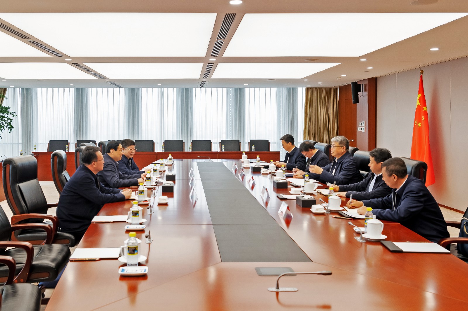 國家能源集團(tuán)黨組書記、董事長劉國躍會(huì)見陜西省政協(xié)副主席、榆林市委書記張曉光