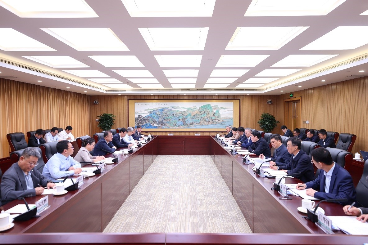 西安交通大學(xué)黨委書記盧建軍、校長(zhǎng)張立群赴國(guó)家電網(wǎng)座談交流