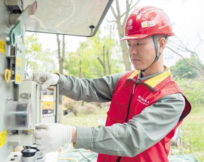 賀彪：星城萬家燈火，“帶電護衛(wèi)”用心守候
