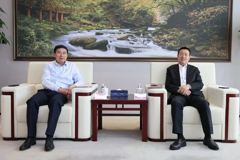 陜煤集團黨委書記、董事長張文琪會見中鐵十八局集團黨委書記、董事長閆廣天一行
