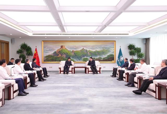 國家電網(wǎng)董事長(zhǎng)、黨組書記張智剛董事長(zhǎng)與三峽集團(tuán)董事長(zhǎng)劉偉平、總經(jīng)理韓君會(huì)談