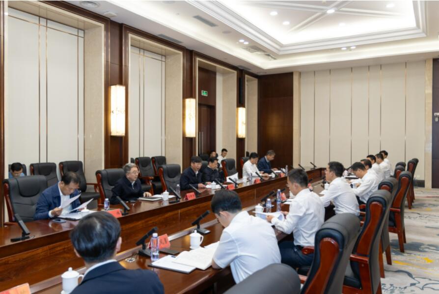 劉偉平、韓君調(diào)研三峽集團(tuán)內(nèi)蒙古區(qū)域工作
