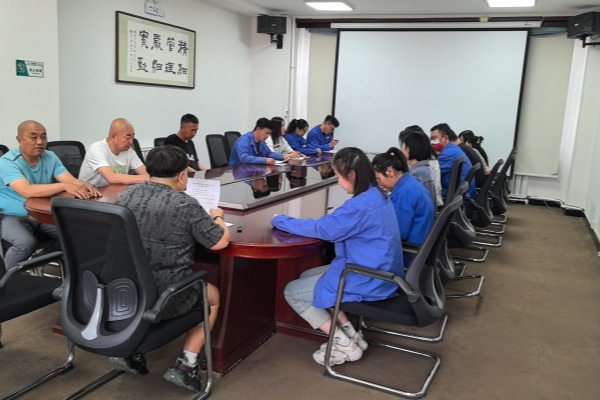 烏海千里山供電公司：加強理論學(xué)習(xí)，風(fēng)清氣正過節(jié)