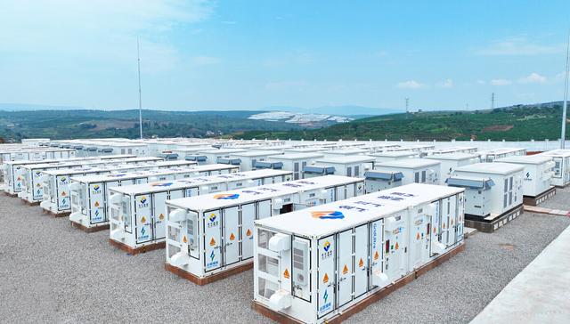 云南省最大規(guī)?！霸淳W荷儲”新能源集群項目建成投產