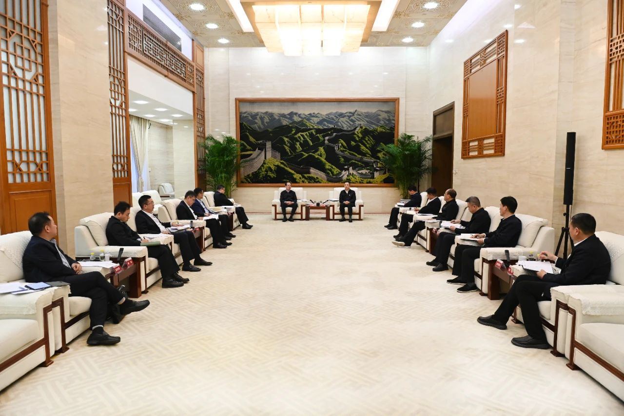 大唐集團(tuán)黨組書記、董事長鄒磊與中國電建黨委書記、董事長丁焰章會談