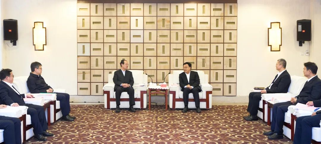 中國電建黨委書記、董事長丁焰章拜會(huì)海南省委書記馮飛