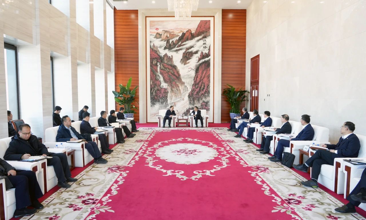 中國(guó)能建董事長(zhǎng)宋海良、總經(jīng)理倪真與中國(guó)南水北調(diào)集團(tuán)董事長(zhǎng)汪安南、總經(jīng)理孫志禹會(huì)談