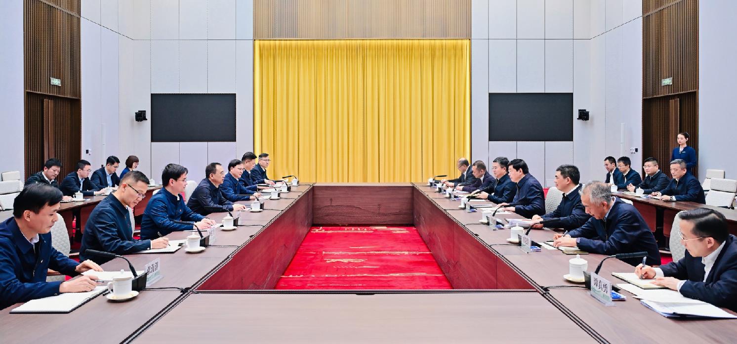 中國大唐集團(tuán)董事長鄒磊、總經(jīng)理張傳江與國家電網(wǎng)董事長張智剛、總經(jīng)理龐驍剛會談