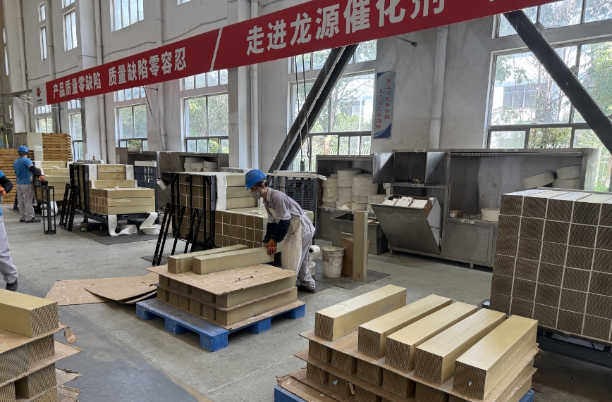 龍?jiān)喘h(huán)保超低溫脫硝催化劑填補(bǔ)國內(nèi)空白