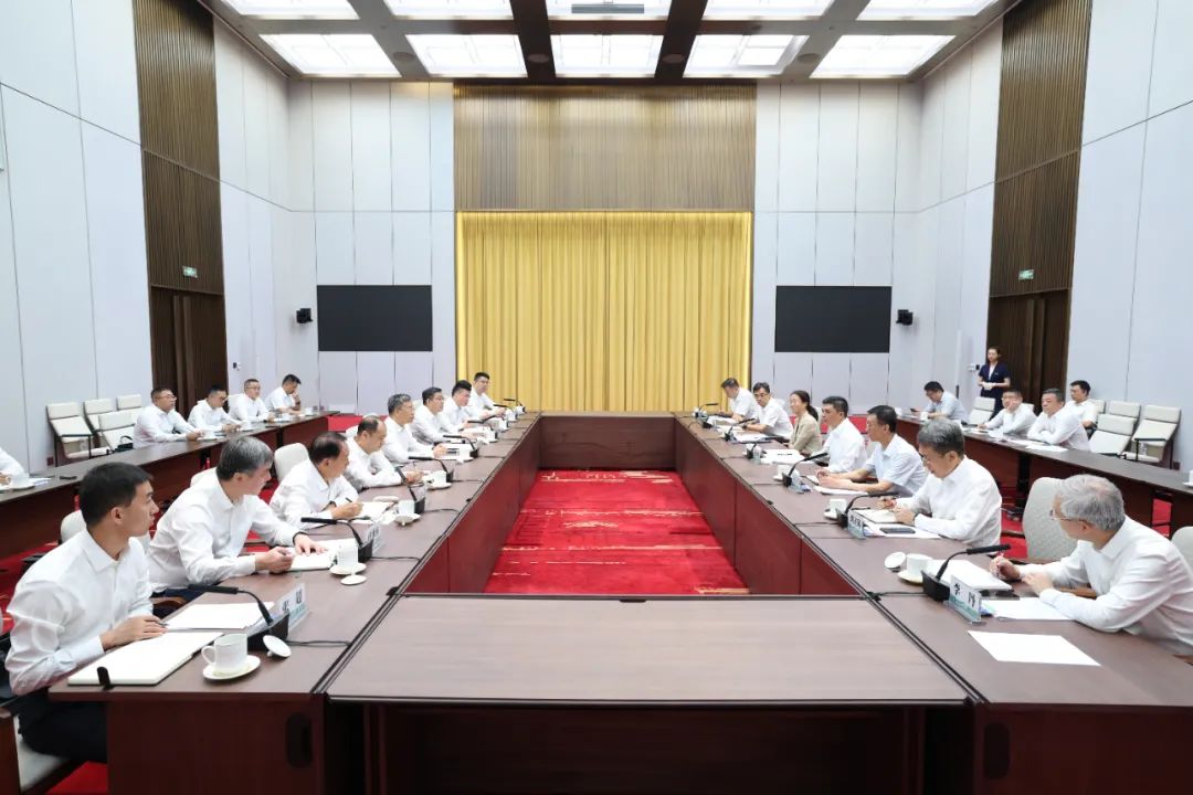 中國電氣裝備黨委副書記閆華鋒率隊到國家電網(wǎng)公司拜訪交流