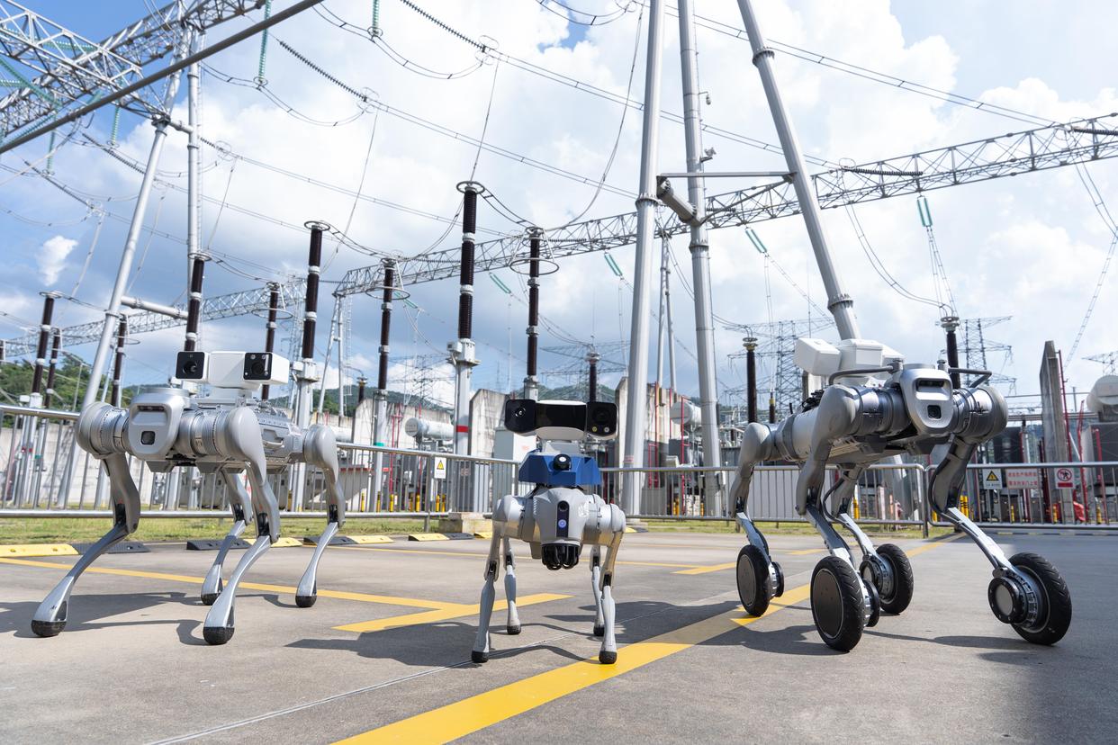 深圳電網(wǎng)機(jī)器人軍團(tuán)多棲作戰(zhàn)，力保十五運(yùn)會(huì)電力無憂